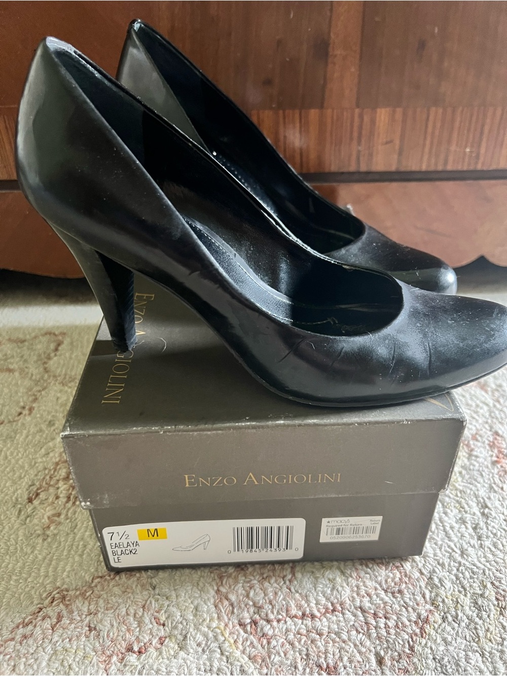 Enzo Angiolini Black Leather Classic Pump - Picture 3 of 3